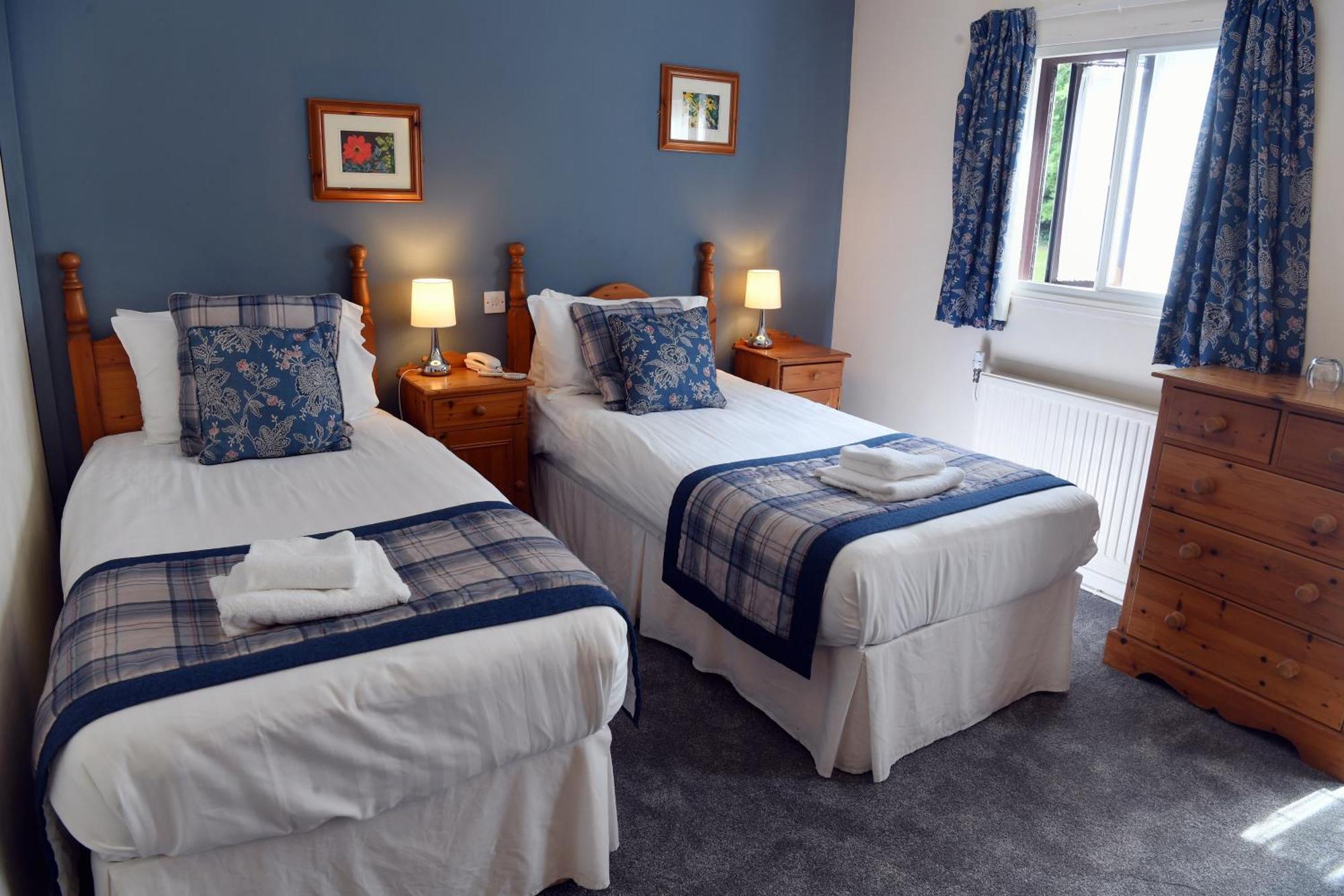 The Greyhound Inn And Hotel 우스크 외부 사진